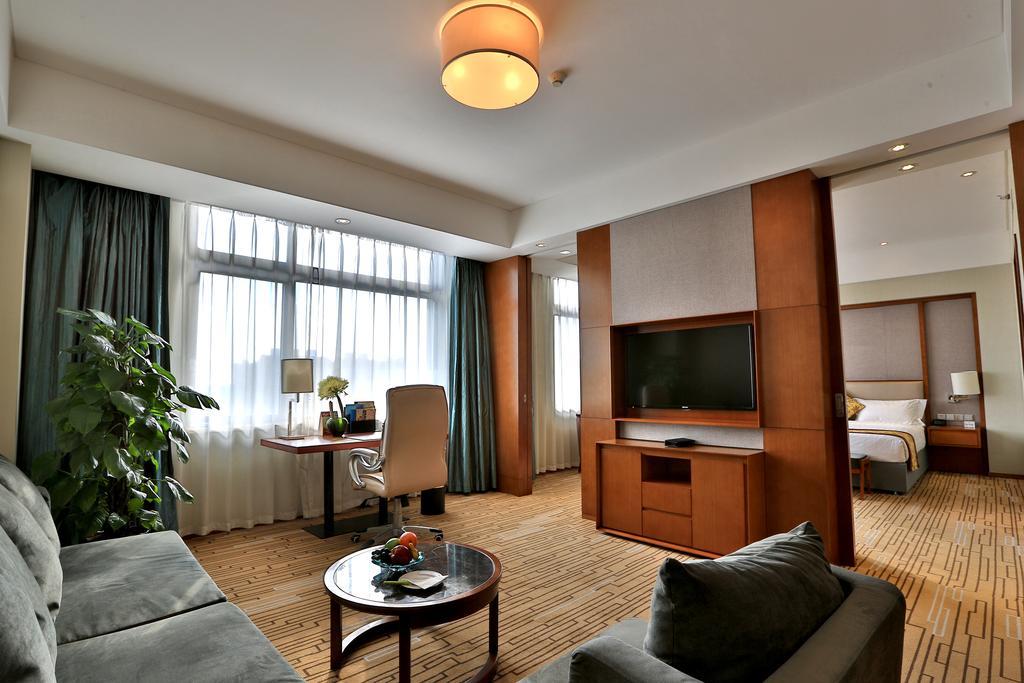 Shenyang Rayfont International Hotel Exterior photo